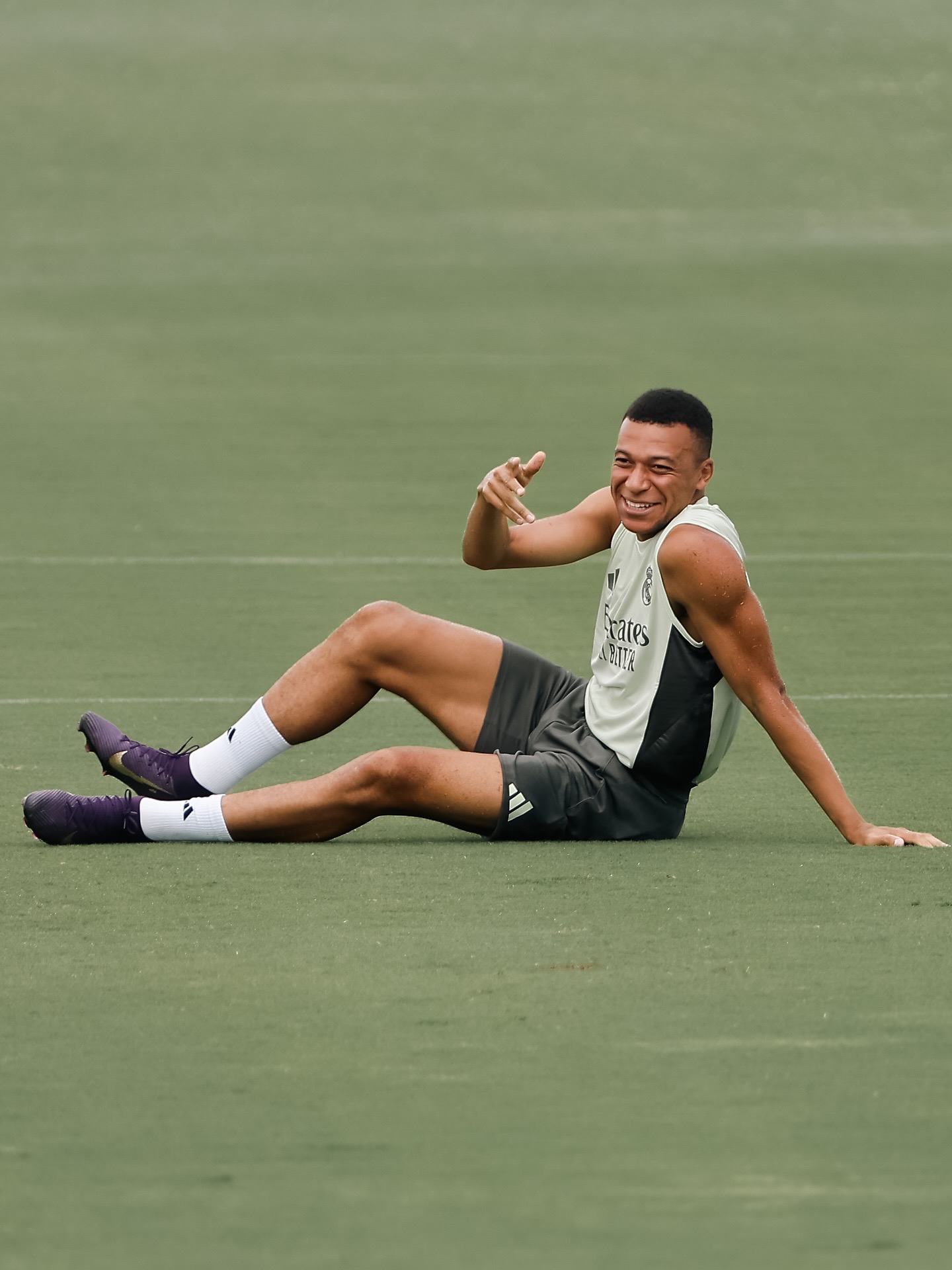 美国碾压乌拉圭,姆巴佩点燃赛场 美国碾压乌拉圭,姆巴佩点燃赛场