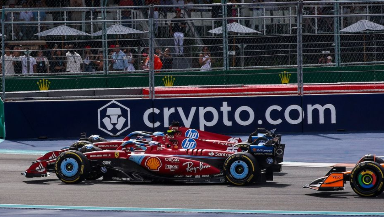 法拉利轻取哈斯车队,塞恩斯关键制胜 法拉利轻取哈斯车队,塞恩斯关键制胜