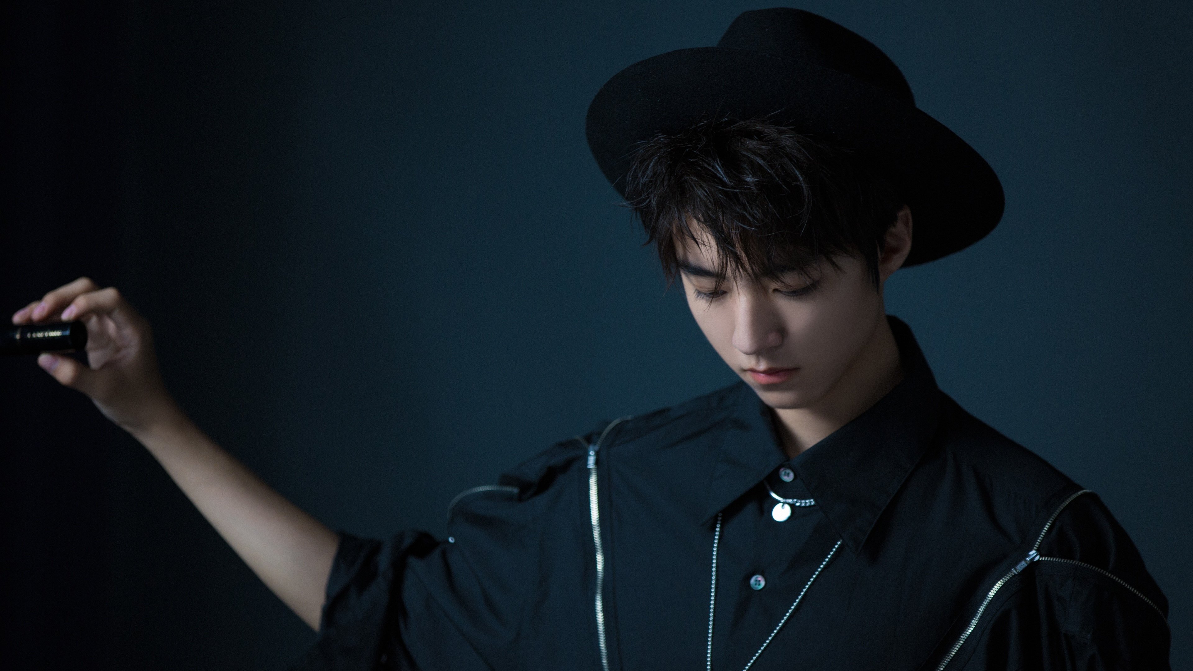 布伦森单骑救主，猛龙争冠战中一骑绝尘力克马刺