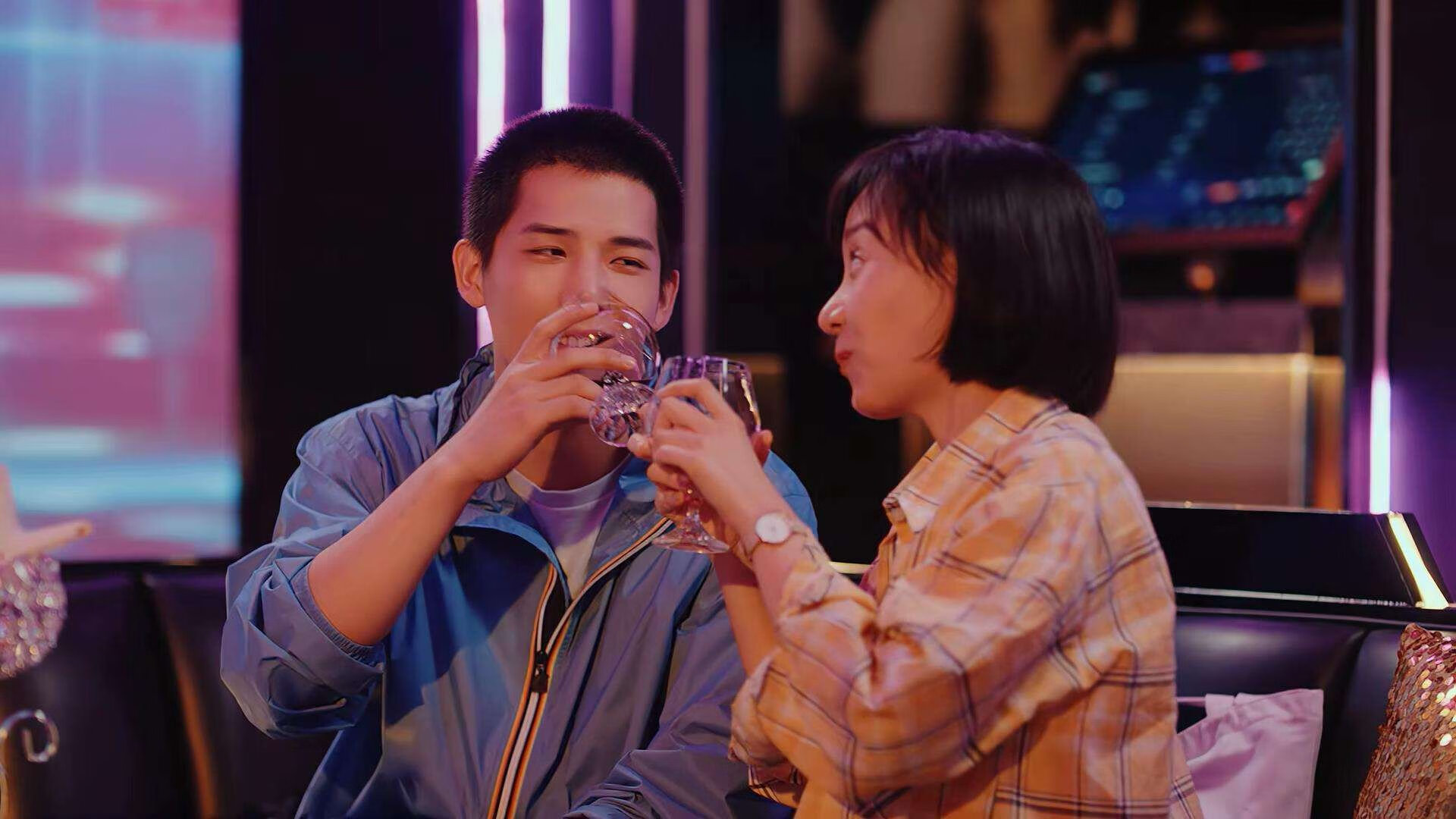 风暴席卷绿巨人，黄蜂高位压迫轻取凯尔特人，晋级欧冠四强在望